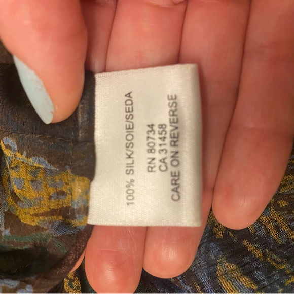 BCBG Silk Sheer Geometric Blouse with Balloon Sleeves and Lace Trim size S - Picture 4 of 11